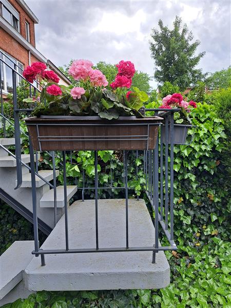Grote foto balkonrek tuin en terras bloembakken