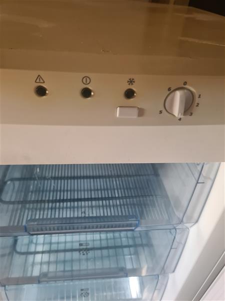 Grote foto rechtstaande vriezer witgoed en apparatuur koelkasten en ijskasten