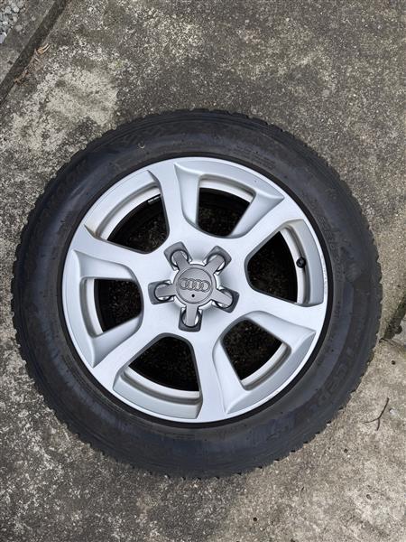 Grote foto audi velgen met banden auto onderdelen banden en velgen