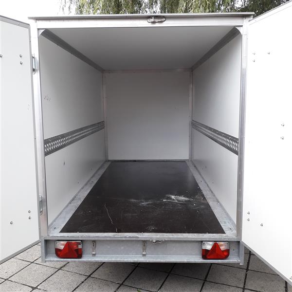 Grote foto gesloten aanhangwagen roca auto diversen aanhangers