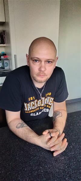 Grote foto transmeisje gezocht om eerste ervaring te beleven contacten en berichten man zoekt vrouw