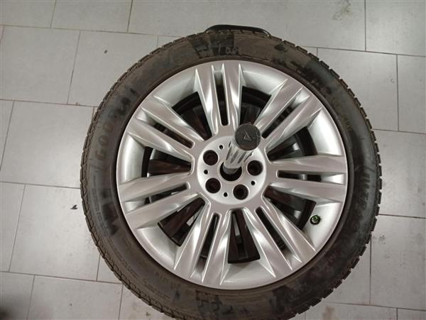 Grote foto banden en velgen auto onderdelen banden en velgen