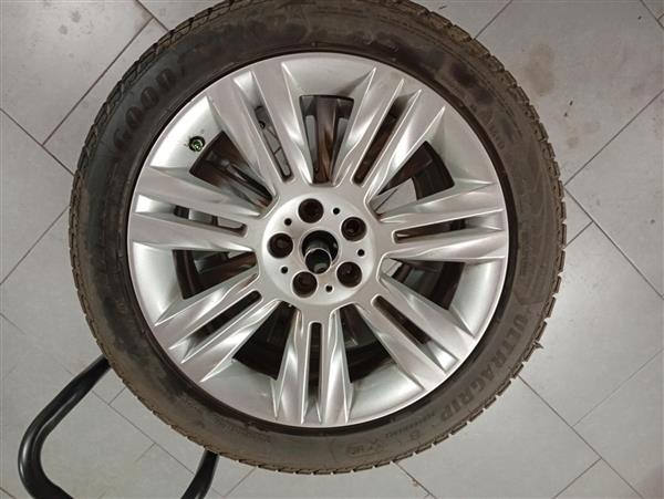 Grote foto banden en velgen auto onderdelen banden en velgen