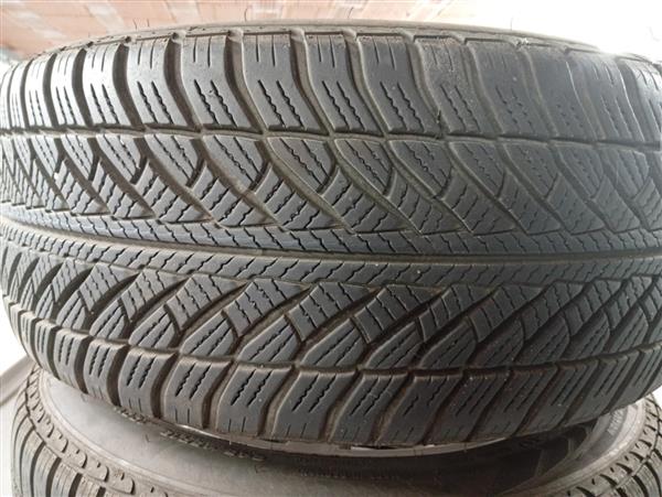 Grote foto banden en velgen auto onderdelen banden en velgen