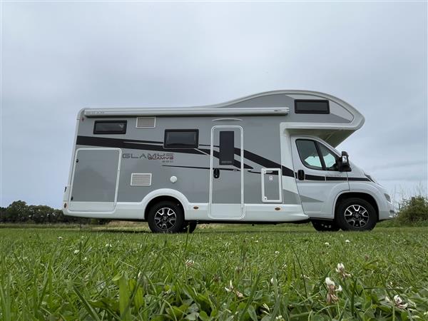 Grote foto mclouis glamys 320 alkoof 6 8 slaapplaatsen caravans en kamperen campers