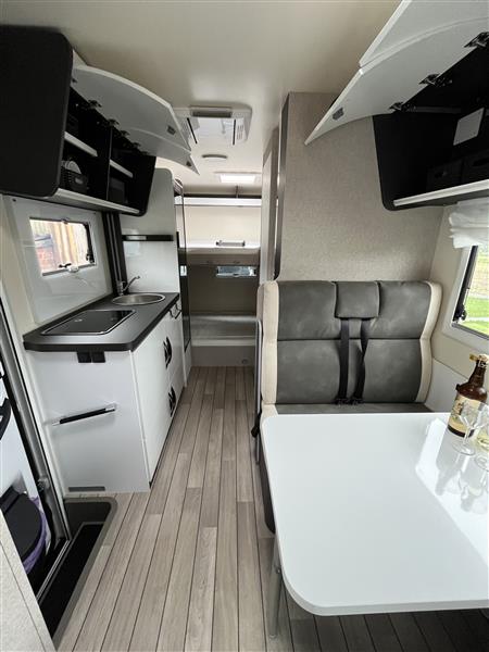 Grote foto mclouis glamys 320 alkoof 6 8 slaapplaatsen caravans en kamperen campers