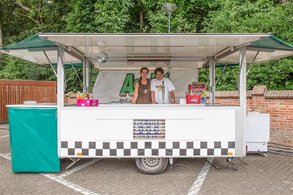 Grote foto bierwagen tapwagen te koop auto diversen aanhangers