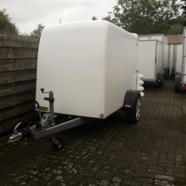 Grote foto gesloten aanhangwagen geremd 750 kg auto diversen aanhangers