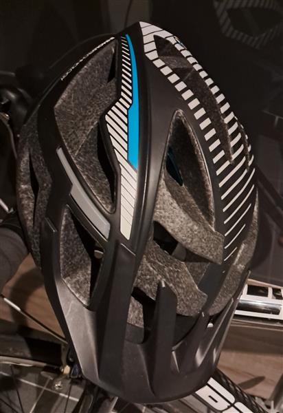 Grote foto fiets. helm . schoenen fietsen en brommers sportfietsen