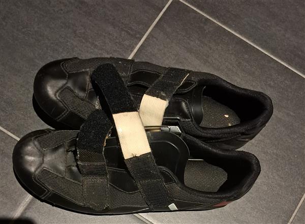 Grote foto fiets. helm . schoenen fietsen en brommers sportfietsen