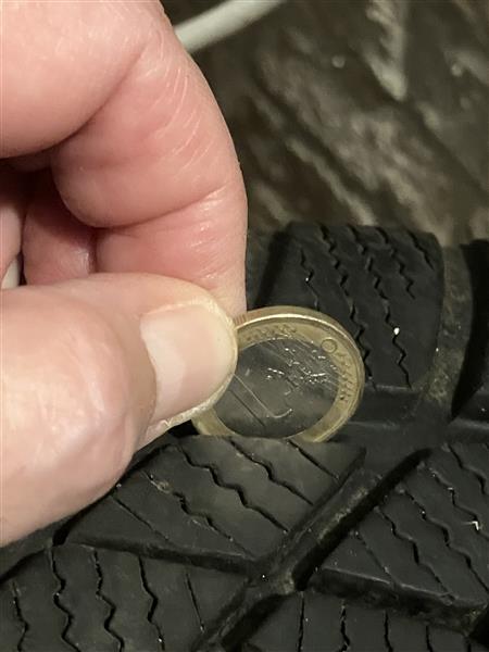 Grote foto vier propere 17 duims velgen met winterbanden auto onderdelen banden en velgen