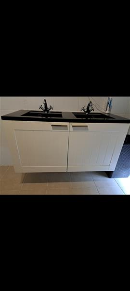 Grote foto lavabo plus spiegel en kranen huis en inrichting badkamermeubels