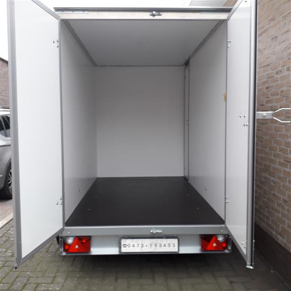 Grote foto gesloten aanhangwagen met zijdeur auto diversen aanhangers