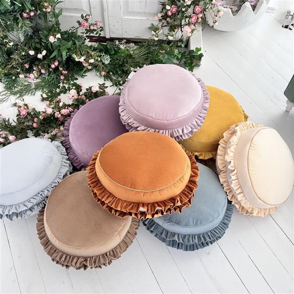 Grote foto velvet poef kussen macaron grijs zacht zitkussen in de vorm van een koekje grijs 50x30cm kinderen en baby complete kinderkamers