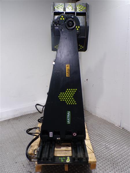 Grote foto stabau vooroverkiepende bandenklem agrarisch heftrucks