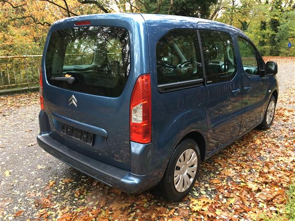 Grote foto gekeurd carpass auto citro n