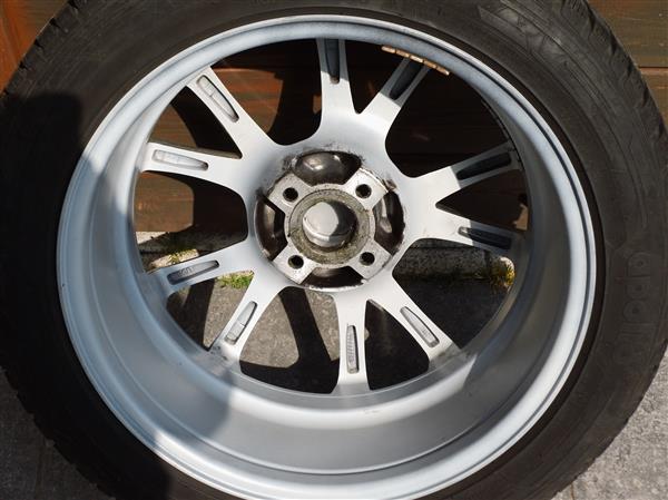 Grote foto winterbanden op alu velgen auto onderdelen banden en velgen