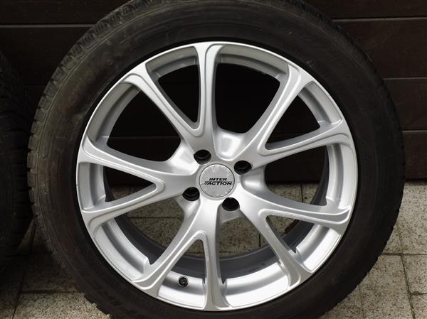 Grote foto winterbanden op alu velgen auto onderdelen banden en velgen