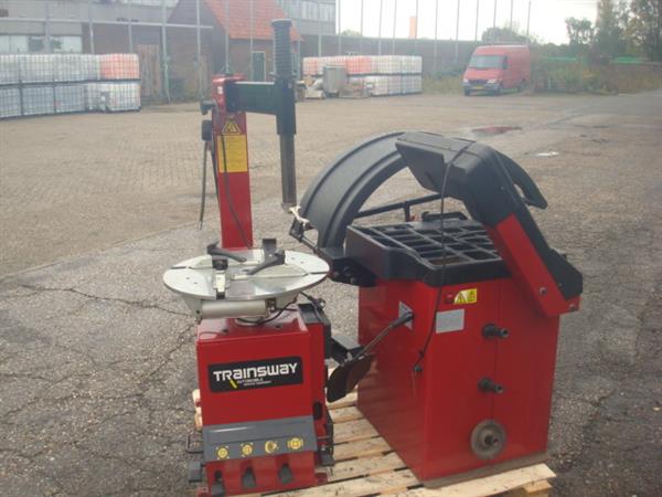 Grote foto banden de montage apparaat en balanceer machine auto diversen gereedschap