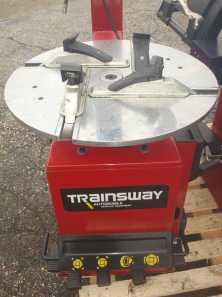 Grote foto banden de montage apparaat en balanceer machine auto diversen gereedschap