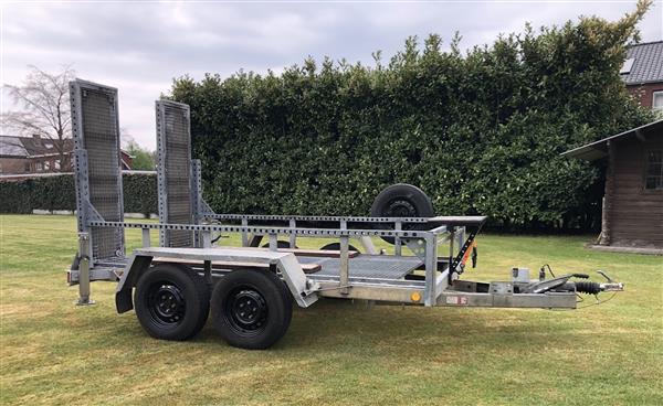 Grote foto machine transporter machinetransporter auto diversen aanhangers