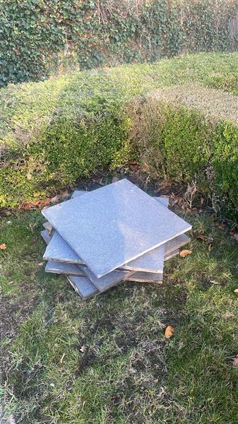 Grote foto graniettegels peperoni dark voor buiten tuin en terras tegels en terrasdelen