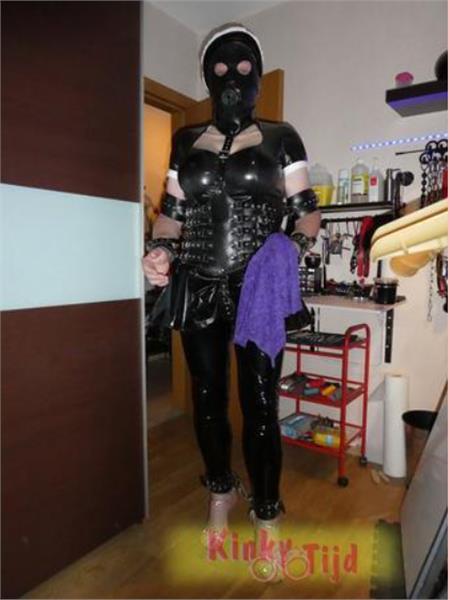 Grote foto larissa crossdress lak slavin french maid erotiek sm contact