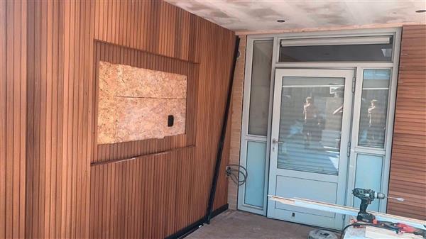 Grote foto trippel ayous thermowood 21mm dik 132mm werkende doe het zelf en verbouw hout en planken