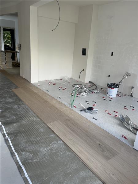 Grote foto een polse bedrijf doen algemene renovatie werken doe het zelf en verbouw overige doe het zelf en verbouw