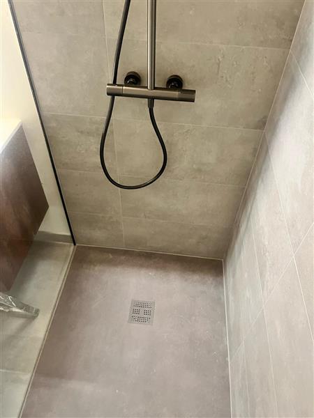 Grote foto een polse bedrijf doen algemene renovatie werken doe het zelf en verbouw overige doe het zelf en verbouw