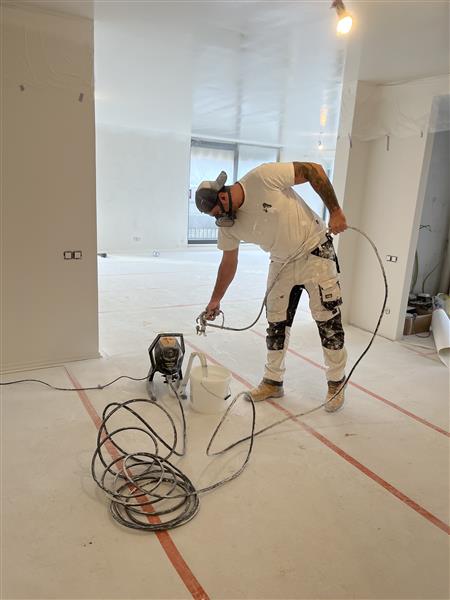 Grote foto een polse bedrijf doen algemene renovatie werken doe het zelf en verbouw overige doe het zelf en verbouw