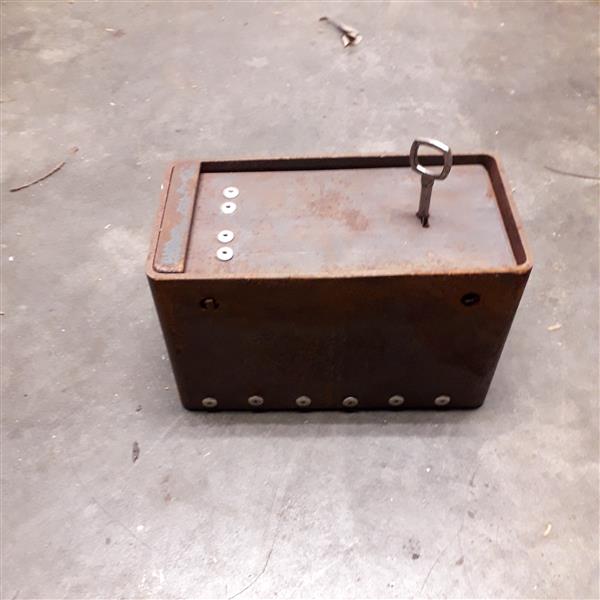 Grote foto kluis staal antiek en kunst overige in antiek gebruiksvoorwerpen