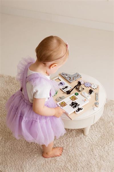 Grote foto sensorisch busy bord huisje activiteitenbord mintgroen blauw kinderen en baby overige