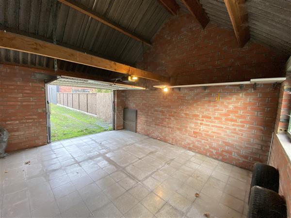 Grote foto woning met ruime garage tuin en oprit te koop huizen en kamers eengezinswoningen