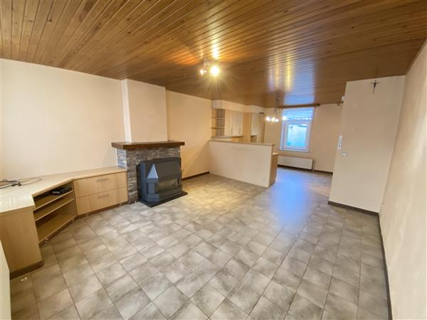 Grote foto woning met ruime garage tuin en oprit te koop huizen en kamers eengezinswoningen