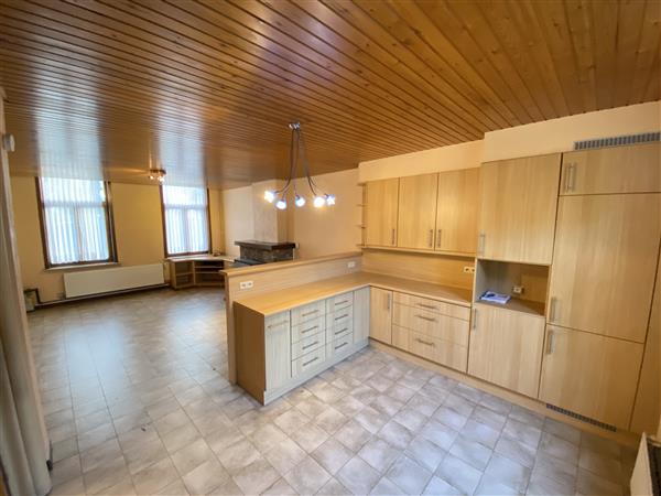 Grote foto woning met ruime garage tuin en oprit te koop huizen en kamers eengezinswoningen