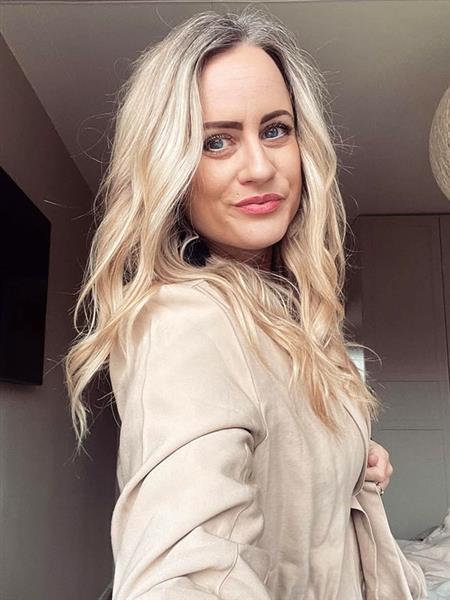 Grote foto klaar voor een nieuwe start contacten en berichten vrouw zoekt man