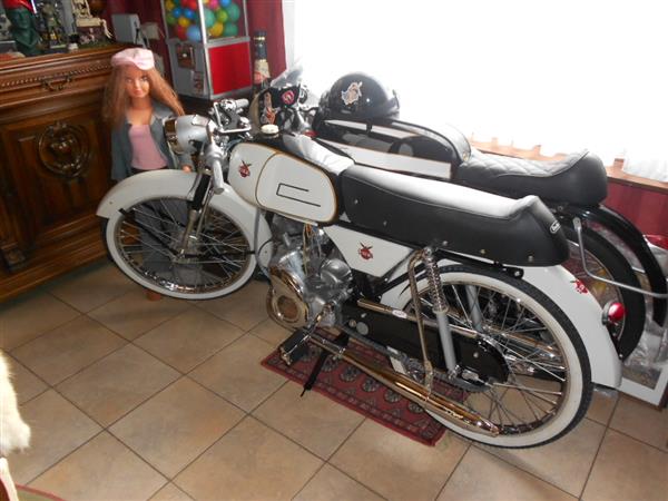 Grote foto flandria fietsen en brommers oldtimers