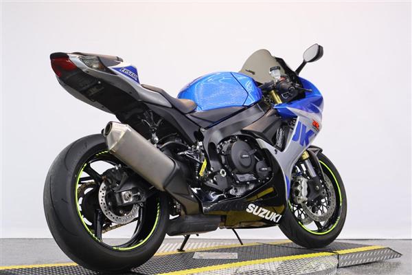 Grote foto excellent 2023 suzuki gsx r750 motoren suzuki