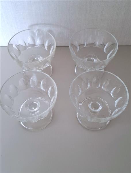 Grote foto 4 vintage lage dessertcoupes in glas jaren 60 antiek en kunst glas en kristal
