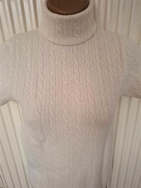 Grote foto roomwitte kabeltrui met korte mouwen merinowol kleding dames truien en vesten