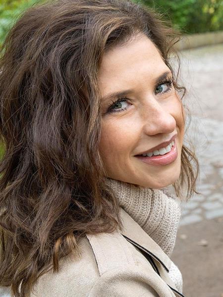 Grote foto samen iets moois opbouwen contacten en berichten vrouw zoekt man