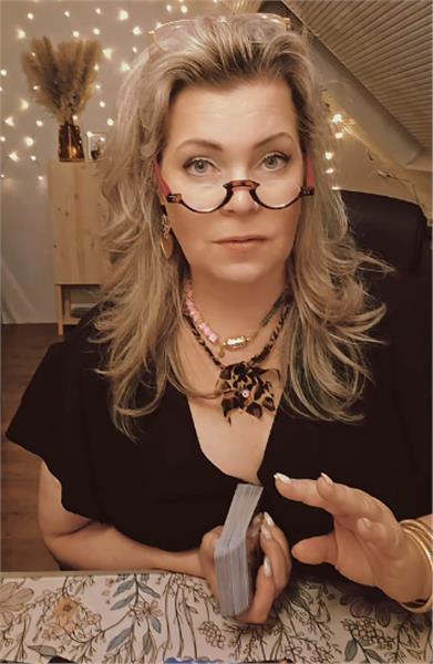 Grote foto psychische lezingen tarot medium paranormaal mediums