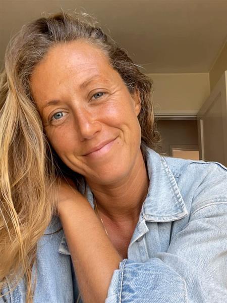 Grote foto gescheiden vrouw zoekt jou contacten en berichten vrouw zoekt man