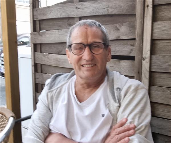 Grote foto man zoekt vriendin contacten en berichten man zoekt vrouw