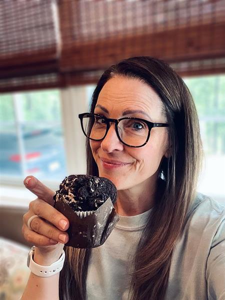 Grote foto op zoek naar die ene klik contacten en berichten vrouw zoekt man