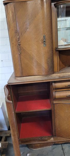 Grote foto stevige houten kast huis en inrichting wandmeubels