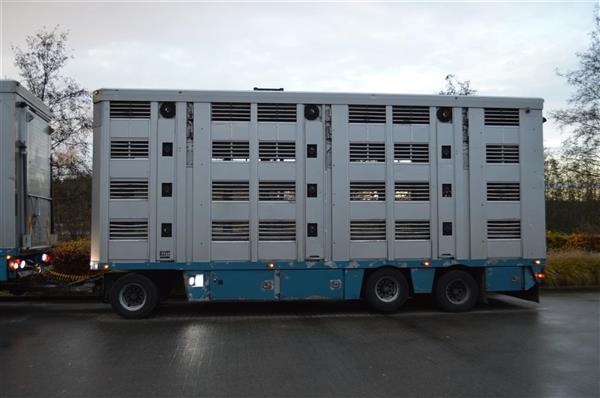 Grote foto aanhangwagen voor dierentransport levend vee agrarisch veehouderij