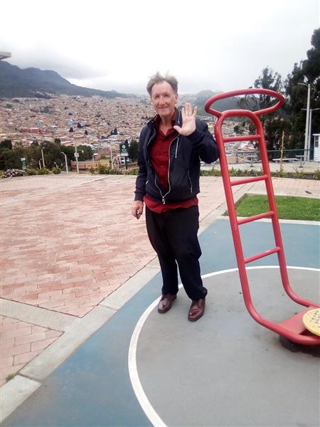 Grote foto zoekt naar een eerlijke relatie contacten en berichten man zoekt vrouw