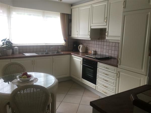 Grote foto italiaanse design rotan tafel met stoelen huis en inrichting eettafels